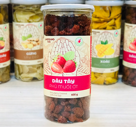 Dâu tây sấy dẻo phủ muối ớt LangBiang Food hũ 600g